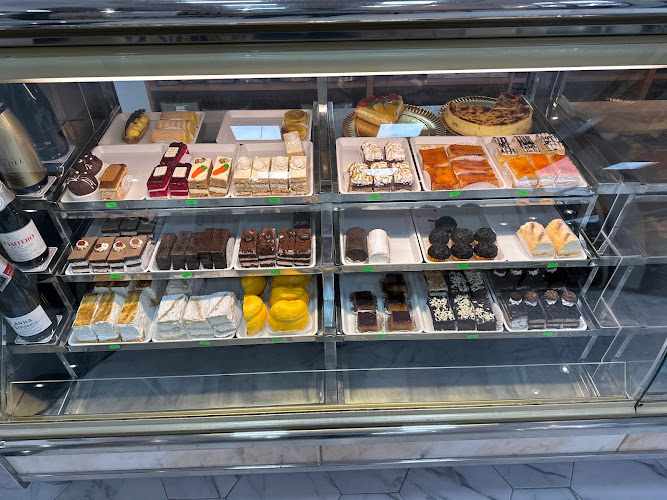 Fotografia tomada fuera de Artesanata - Pastelería en Aguadulce, Almería