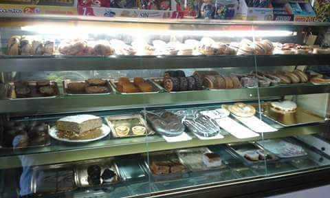 Fotografia tomada fuera de Pastelería Cafetería Forno Portugues - Cafetería en Huelva, Huelva