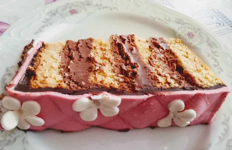 Fotografia tomada fuera de Tartas Fondant Valencia - Tienda de tartas en Castelló de Rugat, Valencia
