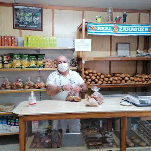 Fotografia tomada fuera de Panadería Julio A. Martínez - Panadería en Bureta, Zaragoza