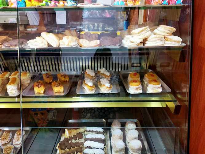 Fotografia tomada fuera de Confitería Hueso - Pastelería en Torredonjimeno, Jaén