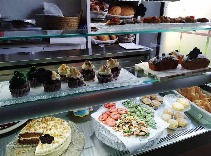 Fotografia tomada fuera de El Capricho de Alarcón - Delicatessen en Alarcón, Cuenca