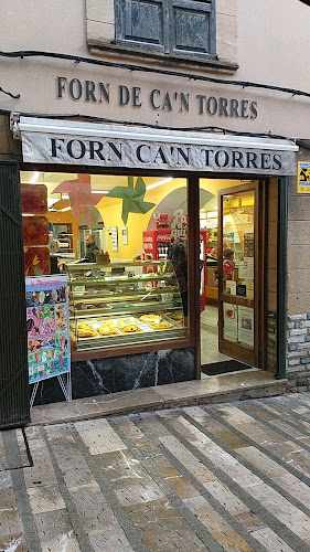 Fotografia tomada fuera de Forn de ca'n Torres - Bakery en Alcúdia, Baleares