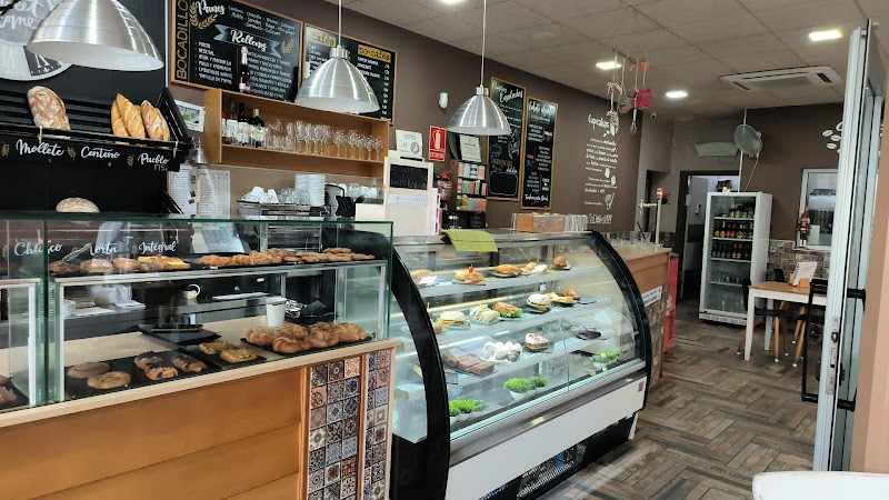 Fotografia tomada fuera de Cafetería Migas - cafeterías en El Médano, Santa Cruz de Tenerife