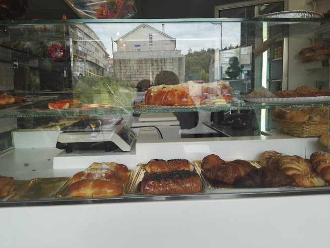 Fotografia tomada fuera de Acuña Panaderia Café - Bar - Panadería en Ponte Caldelas, Pontevedra