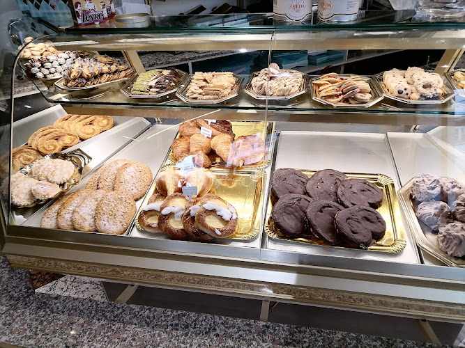Fotografia tomada fuera de Delicatessen OJEDA - Tienda de alimentación en Burgos, Burgos