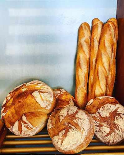 Fotografia tomada fuera de Forn de Pa Bonet S.Cp. - Panadería en Sant Pere de Ribes, Barcelona