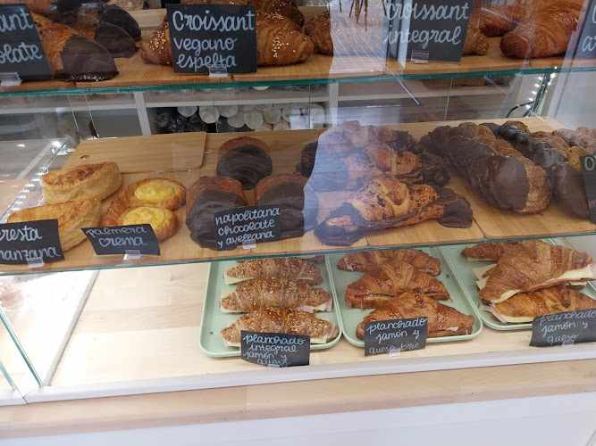 Fotografia tomada fuera de Paula Franco Pastisseria - cafeterías en Sant Just Desvern, Barcelona