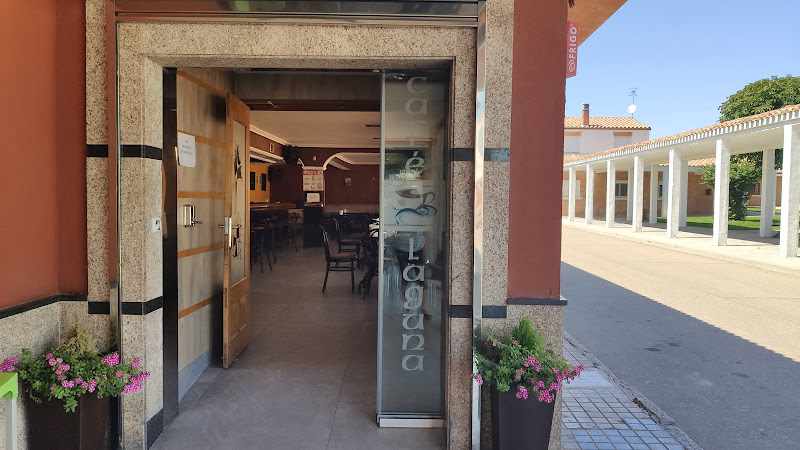 Fotografia tomada fuera de Café Laguna - cafeterías en Cascón de la Nava, Palencia