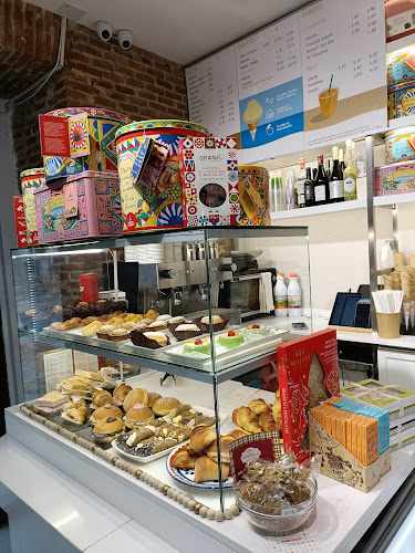 Fotografia tomada fuera de Zúccaru - Heladería en Madrid, Madrid