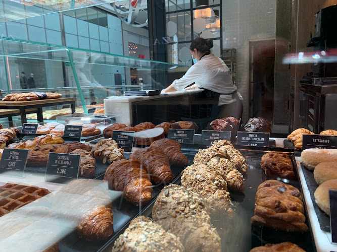 Fotografia tomada fuera de Bombon Boss - cafeterías en Madrid, Madrid