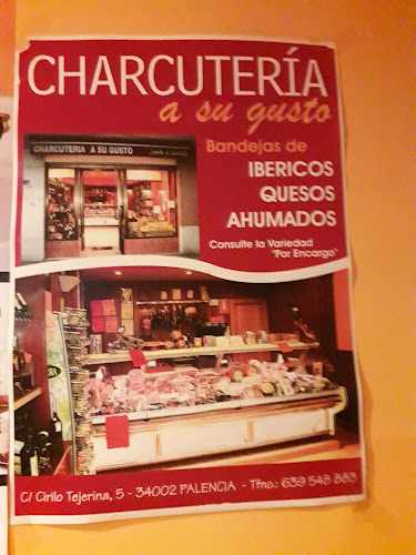Fotografia tomada fuera de charcuteria a su gusto palencia - Mercado de alimentos frescos en Palencia, Palencia