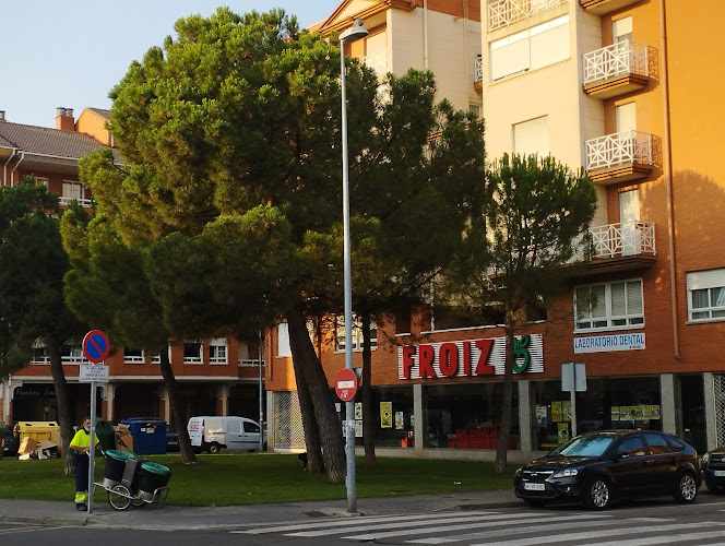 Fotografia tomada fuera de Supermercados Froiz - Supermercado en Palencia, Palencia