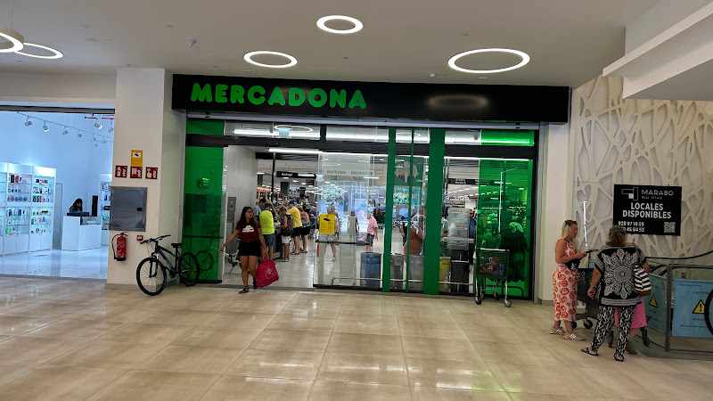 Fotografia tomada fuera de SOCO Shopping Centre - Centro comercial en Puerto del Carmen, Las Palmas