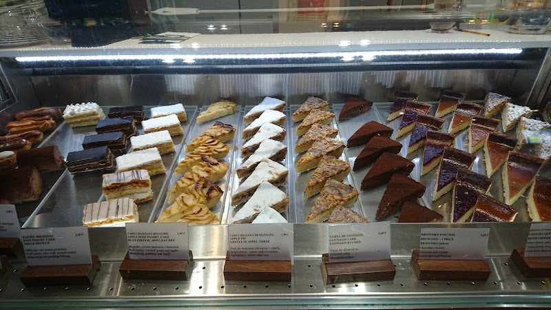 Fotografia tomada fuera de El Aderno - cafeterías en Puerto de la Cruz, Santa Cruz de Tenerife