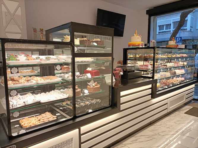 Fotografia tomada fuera de Millenium Pastissers - Pastisseria en Tarragona, Tarragona