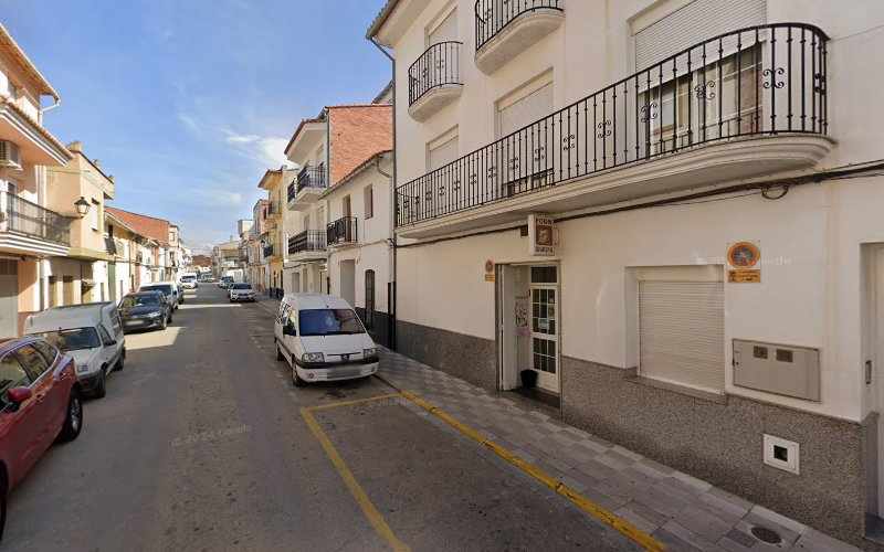 Fotografia tomada fuera de Forn de Miguel - Panadería en Quatretonda, Valencia