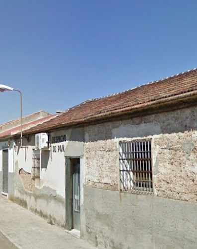 Fotografia tomada fuera de Panadería Antonio Romo - Panadería en Puertollano, Ciudad Real