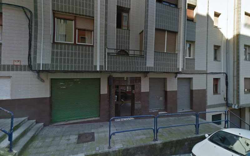 Fotografia tomada fuera de MINI SUPIROS V&D - Pastelería en Portugalete, Vizcaya