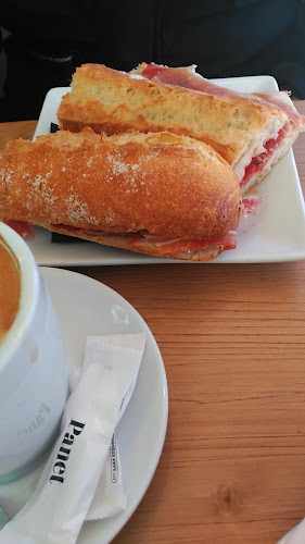 Fotografia tomada fuera de Panet Valls - Forn de Pa, Pastisseria i Cafeteria - Panadería en Valls, Tarragona