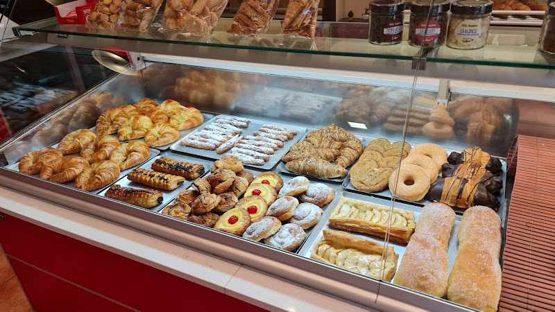 Fotografia tomada fuera de K•Liu Fleca Cafeteria - cafeterías en Montblanc, Tarragona