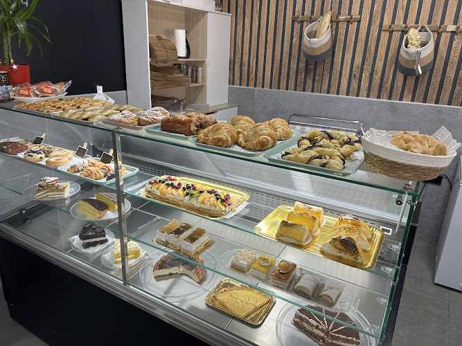 Fotografia tomada fuera de ANLU Cafetería Pastelería - cafeterías en Vera, Almería