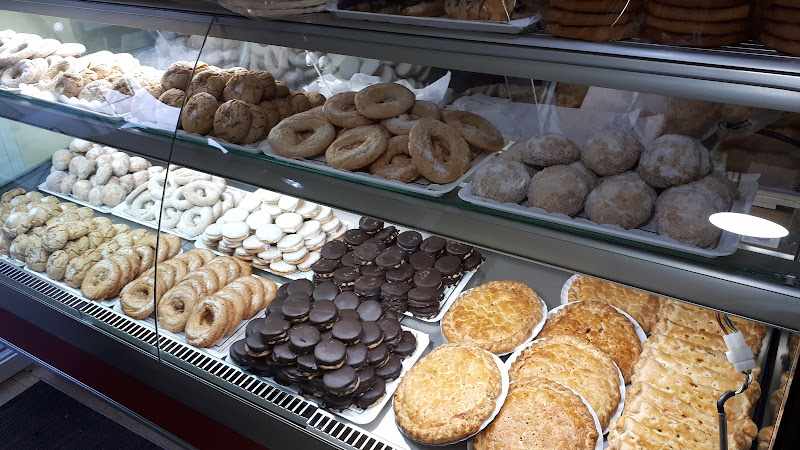 Fotografia tomada fuera de Panaderia Valero - Pastelería en Pizarra, Málaga