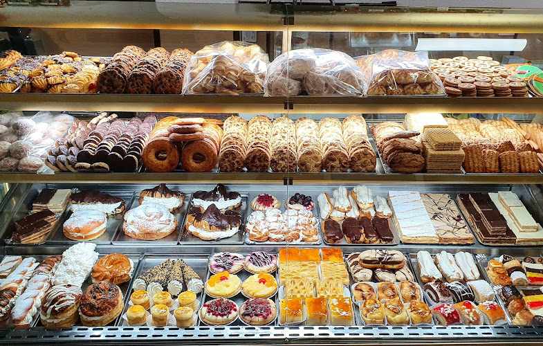 Fotografia tomada fuera de Panadería- Pastelería LA TRADICIÓN - Pastelería en Peligros, Granada