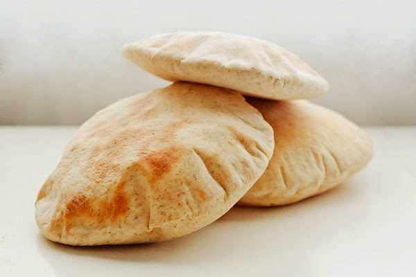 Fotografia tomada fuera de Panaderia Golden Pita Granada - Panadería en Peligros, Granada