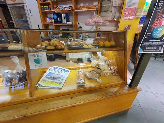 Fotografia tomada fuera de Panadería y Cafetería La Económica Ermitagaña - cafeterías en Pamplona, Navarra