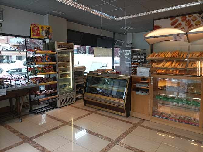 Fotografia tomada fuera de OGIPAN Ezquíroz - Panadería en Pamplona, Navarra