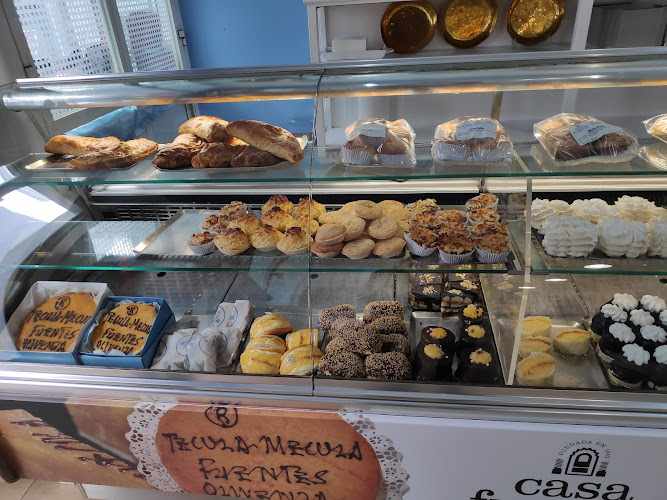 Fotografia tomada fuera de Pastelería Casa Fuentes - Pastelería en Olivenza, Badajoz