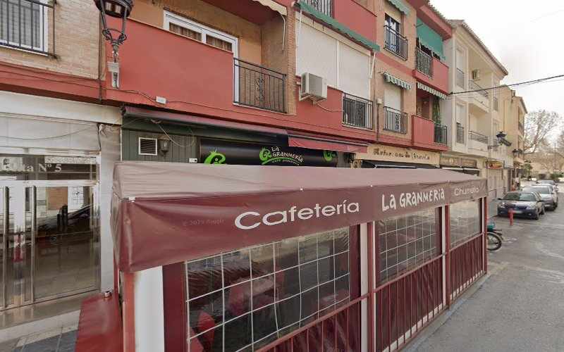 Fotografia tomada fuera de Panadería Artesanos de Granada - Ogíjares - Panadería en Ogíjares, Granada