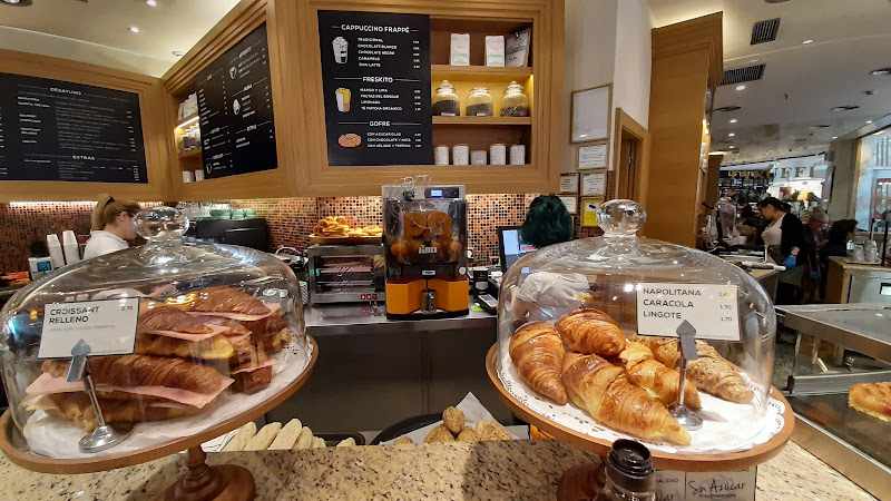 Fotografia tomada fuera de Taruffi Arturo Soria - cafeterías en Madrid, Madrid