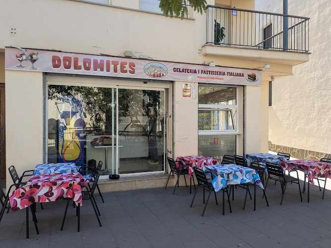 Fotografia tomada fuera de Dolomites - Pastelería en Roses, Girona