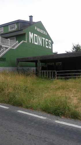 Fotografia tomada fuera de Panadería Montes - Panadería en Fontecada, A Coruña