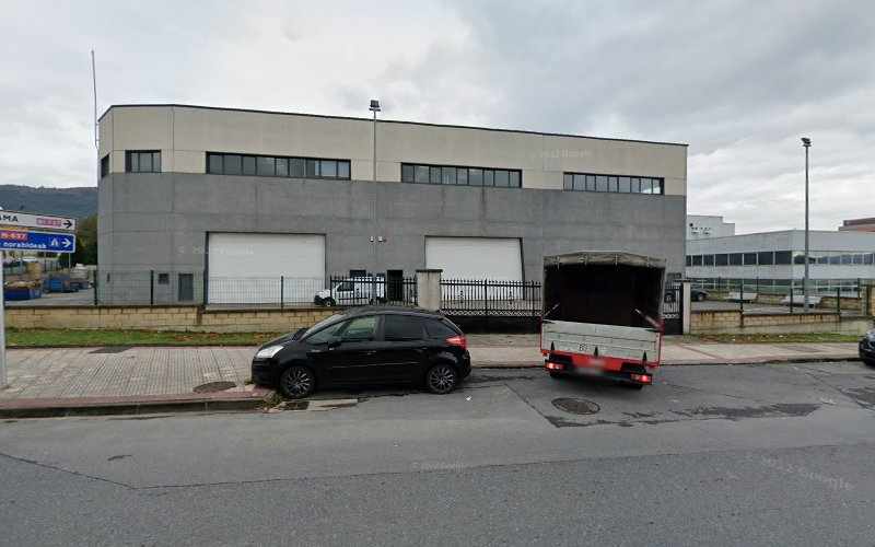 Fotografia tomada fuera de Comercial Palllares - Tienda de golosinas en Arteaga-San Martín, Vizcaya