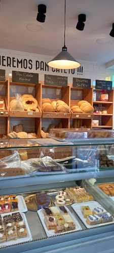 Fotografia tomada fuera de Panadería Carnero y Dulces la Pepa - Panadería en Alhaurín el Grande, Málaga