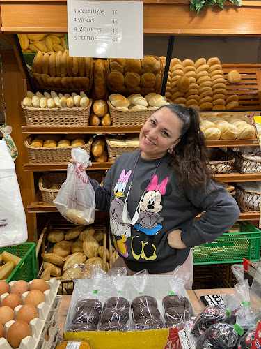 Fotografia tomada fuera de Panadería Horno Rabesa - Panadería en Alcalá de Guadaíra, Sevilla
