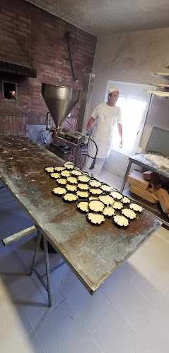 Fotografia tomada fuera de Quesadillas Adrián Gutiérrez e Hijas - Pastelería en Villa de Valverde, Santa Cruz de Tenerife