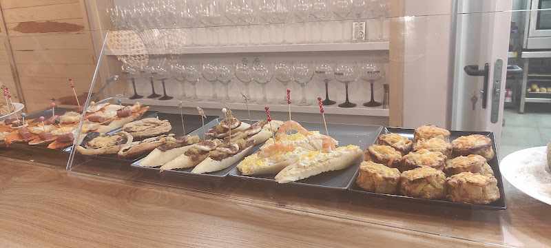 Fotografia tomada fuera de Cafeteria Bar Pre&Co - cafeterías en Torrente de Cinca, Huesca