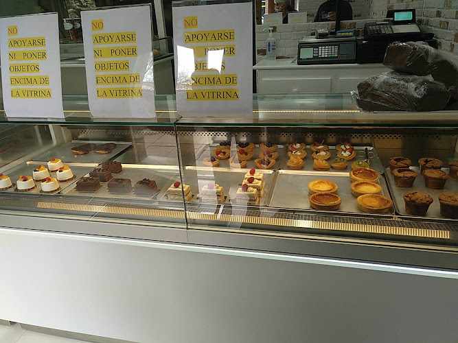 Fotografia tomada fuera de Confitería Milhojas - Pastelería en Cabezón de la Sal, Cantabria