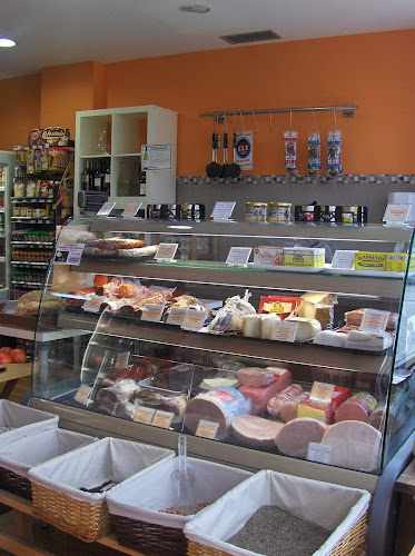 Fotografia tomada fuera de Auzoko Denda - Tienda de alimentación en Leioa, Vizcaya