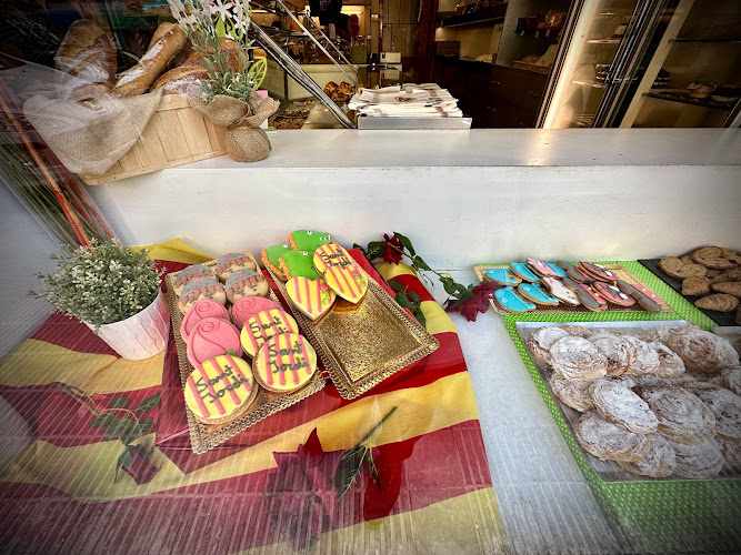 Fotografia tomada fuera de CASA PONS HORNO DE PAN Y PASTELERÍA - Forn de pa en Lleida, Lérida