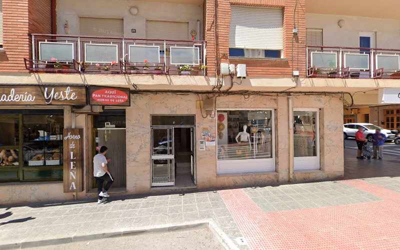 Fotografia tomada fuera de Panaderia Yeste, Hellìn - Panadería en Hellín, Albacete