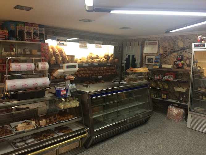 Fotografia tomada fuera de Cal Boneu - La Fuliola - Panadería en La Fuliola, Lérida