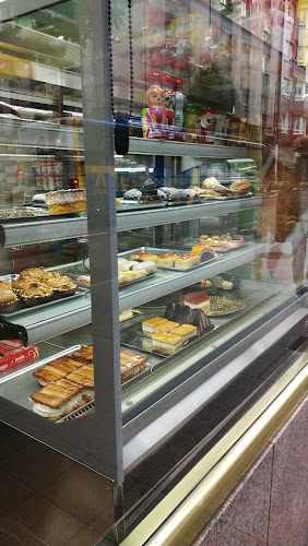 Fotografia tomada fuera de Confiteria Panadería Dulcepan - Pastelería en Gijón, Asturias