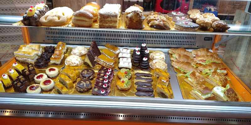 Fotografia tomada fuera de Pastelería Alejandro's - Panadería en Gijón, Asturias