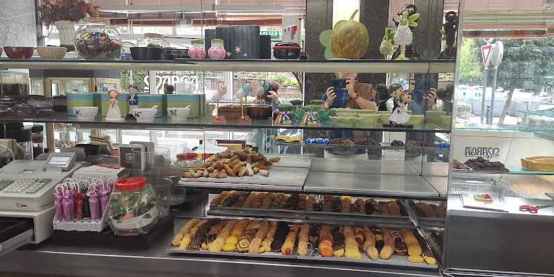 Fotografia tomada fuera de Confitería Marga - Pastelería en Gijón, Asturias