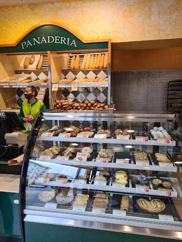 Fotografia tomada fuera de Panadería El Horno masymas - Panadería en Gijón, Asturias